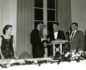 Image description is not available for 1955.116